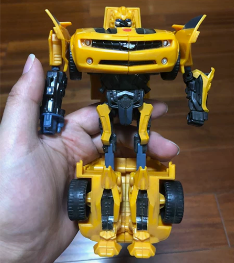 变形金刚玩具 大黄蜂 06款 十几年前的玩...