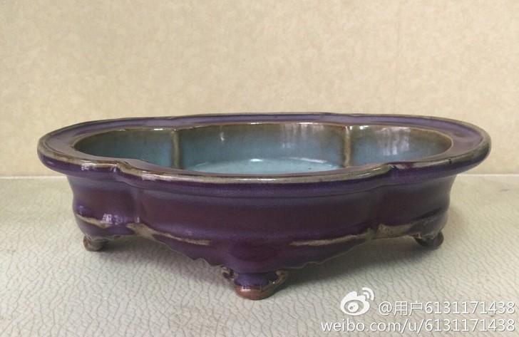 七子款官钧玫瑰紫釉海棠形洗 洗口呈四瓣海棠...