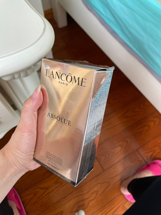 丝芙兰购买,几乎全新菁纯粉底液,就挤了一下...