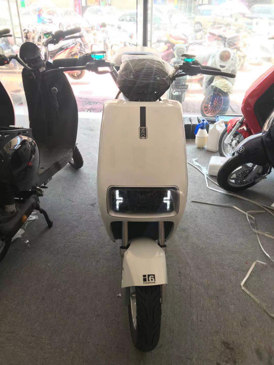 全新电动车，国标F6，外观设计时尚！上白牌...
