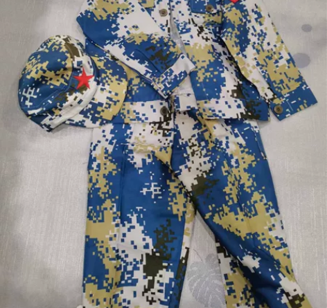 儿童迷彩服一套，110尺码的，偏大码。全新...