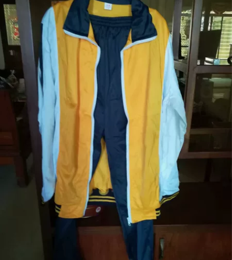 全新闲置揭阳新华中学高中校服一套 115码...