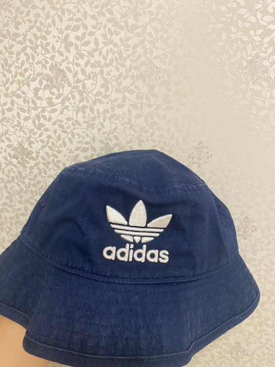 阿迪达斯三叶草渔夫帽