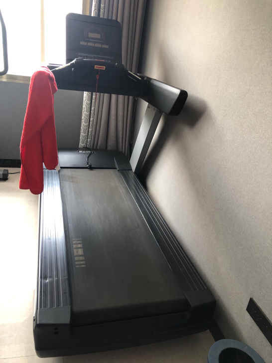 健身房商用跑步机,质量绝对过得去,因为健身...