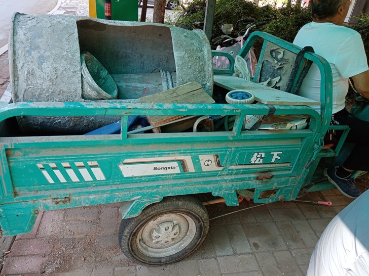 8成新 新换电瓶