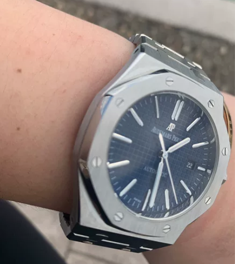 外地，淘来的经典手表。 低价出一块儿。质量...