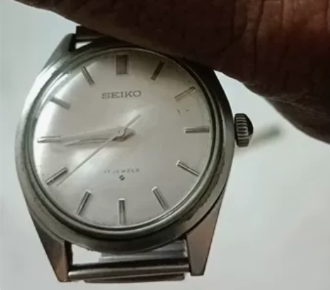 老日本精工手表,成色自定,功能正常。‘看好...