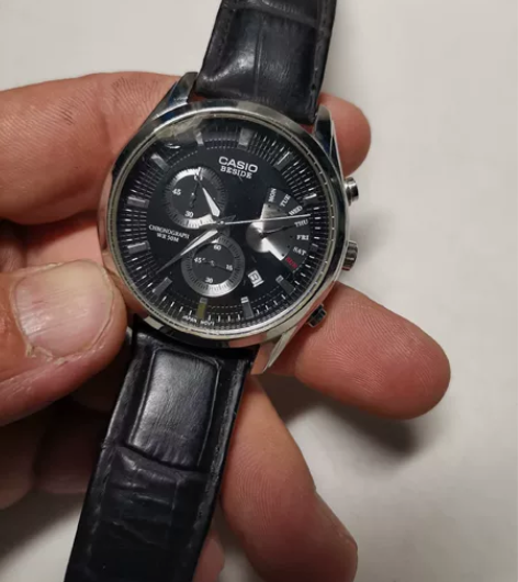 卡西欧BEM-501手表，成色如图，玻璃缺...