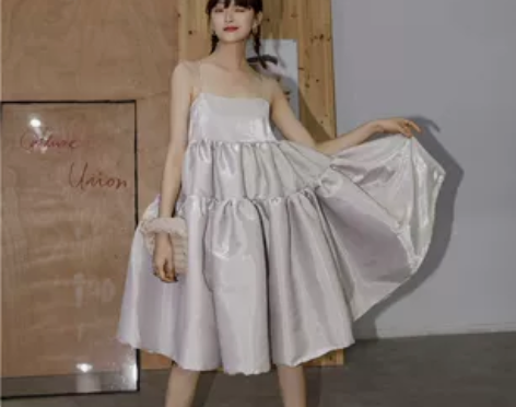 超仙丝光吊带蓬蓬裙连衣裙礼服度假女小众设计...