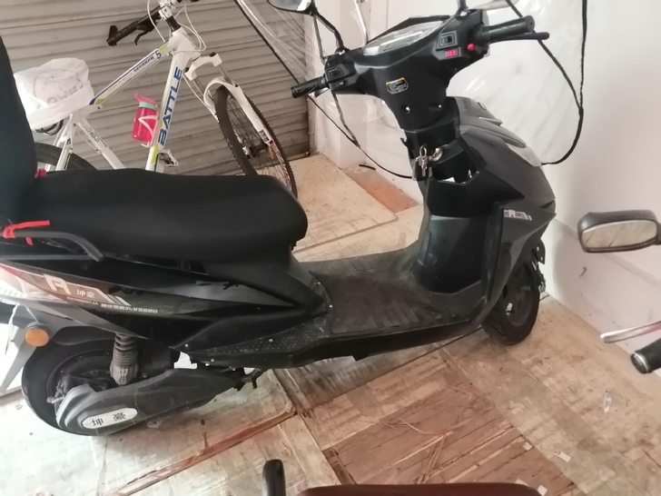 电瓶车