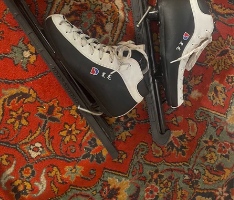 滑冰鞋，穿两次，不滑了。38-39码，孩子...