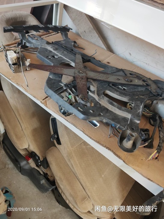 陆尊玻璃升降器总成，原装拆车，只有副驾侧