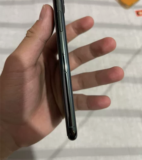 女朋友用的苹果11pro 暗夜绿色  64...