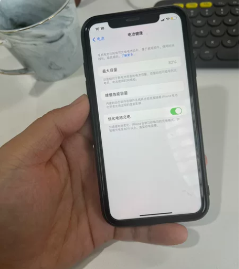 苹果11国行64g，无任何问题，一直带壳贴...