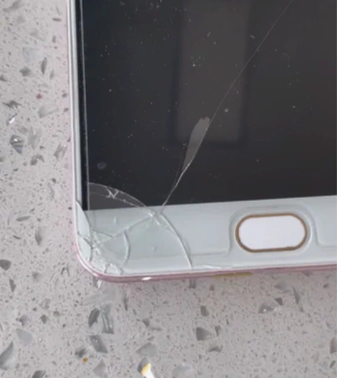 oppo R9 plus 屏幕左下角碎了 ...
