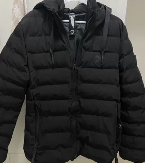 VOGUE实体店入手，男士羽绒服！穿过一次...