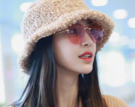 明星同款毛绒帽时尚百搭羊羔毛渔夫帽 实物拍...