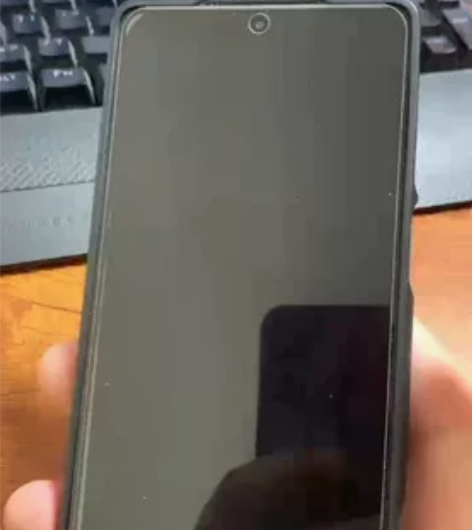黑鲨5pro，才买的，没几个月，买14没用...