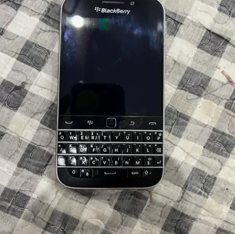 黑莓Q20，正常使用 感兴趣的话点“我想要...