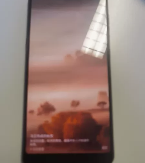 海信a6  墨水屏双屏手机彩屏有小瑕疵，江...