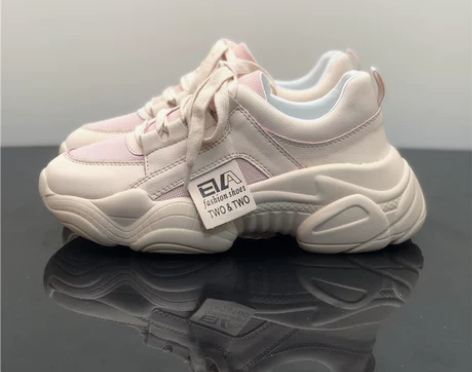 ins轻便舒适透气牛皮老爹鞋女春夏韩版ul...