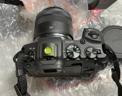 转卖港版准新佳能EOS RP相机机身，配件...