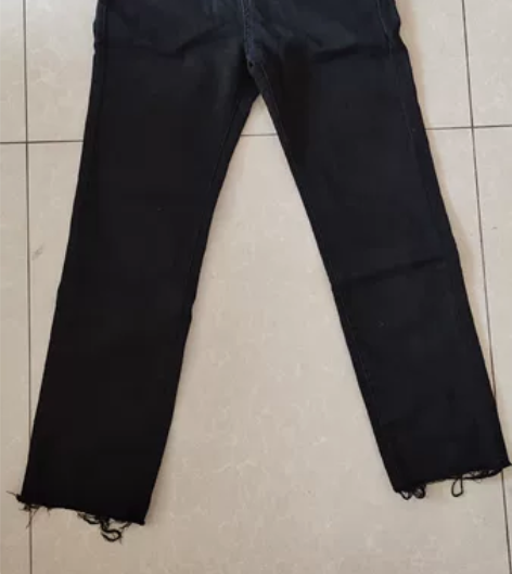 服装店不开了处理女士牛仔裤全新黑色牛仔裤时...
