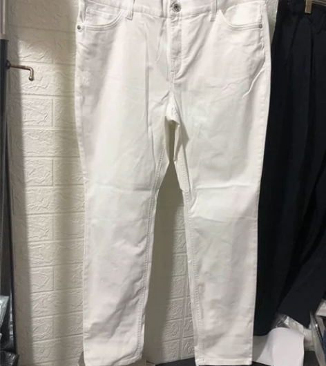 全新女士白色带弹力小脚牛仔裤小瑕疵款特价1...