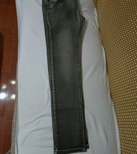 全新女式牛仔裤31码。闲置便宜出。 感兴趣...