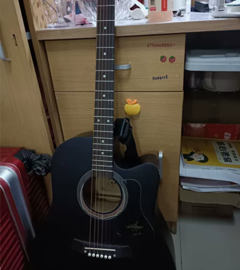 出二手吉他 9成新 感兴趣的话点“我想要”...