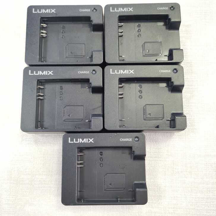 LUMIX 松下充电器 型号 DVLC10...