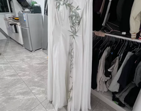 白色中式古筝演出服主持人晚礼服旗袍 仅试穿...