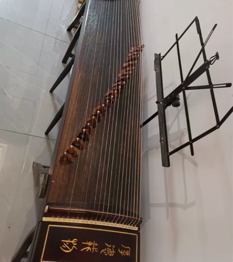 古筝一台 感兴趣的话点“我想要”和我私聊吧～