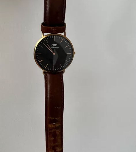 朋友送的dw手表保正 表带有点磨损了 可拆...