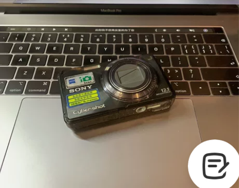 索尼w290 正常使用痕迹 电池仓缺了一点...