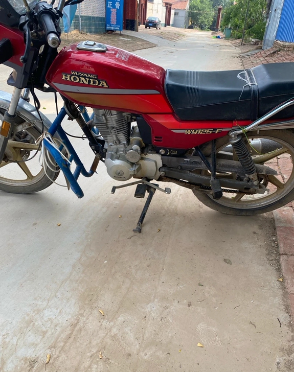 求购五羊款摩托，正常好使的，价格别太贵的最...