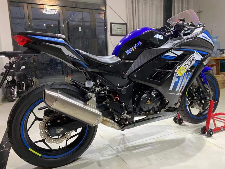 小忍者跑车,成色极品,时表几千公里,新车状...