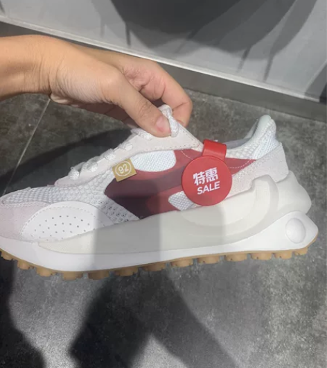 李宁休闲鞋249.，有需要私聊，专柜货，码...