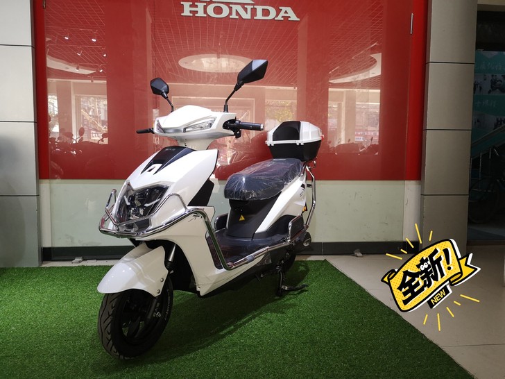 新大洲本田电动车新款凌鹰带保险杠尾箱，充电...