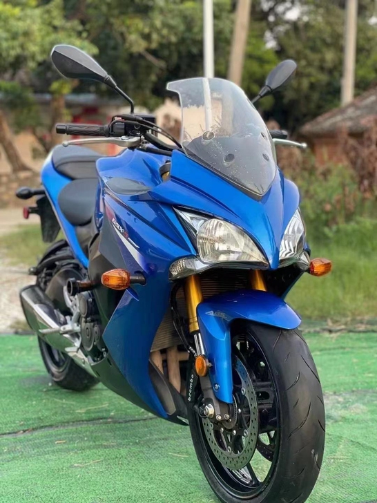 2016年铃木GSX-S1000F，四缸水...