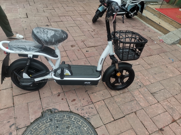 小刀全新电动车