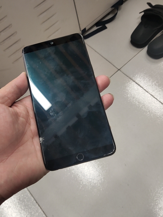 魅族15p   6+64G  内屏爆不显示...