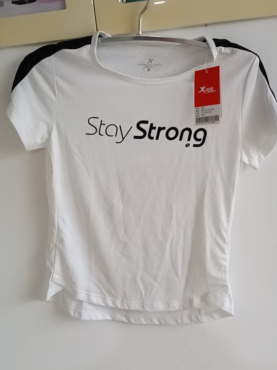 全新正品特步T恤，110斤以下，身高160...