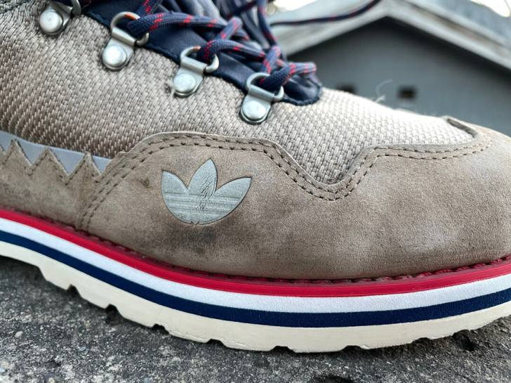 adidas阿迪三叶草3m鲨鱼反光靴子非耐...