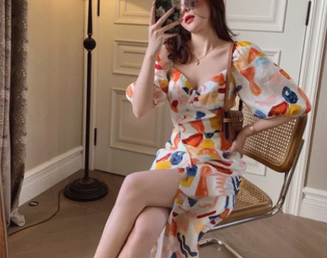 温柔风法式复古显瘦收腰性感泡泡袖方领开叉油...