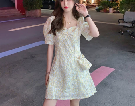 夏季新款温柔风连衣裙泡泡袖碎花裙2022新...