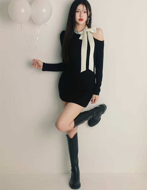 赫本风黑色连衣裙女秋季气质名媛小众收腰内搭...