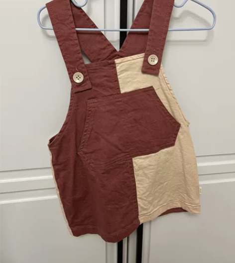 80码背带裙 买裙送打底 ku80cm￥45