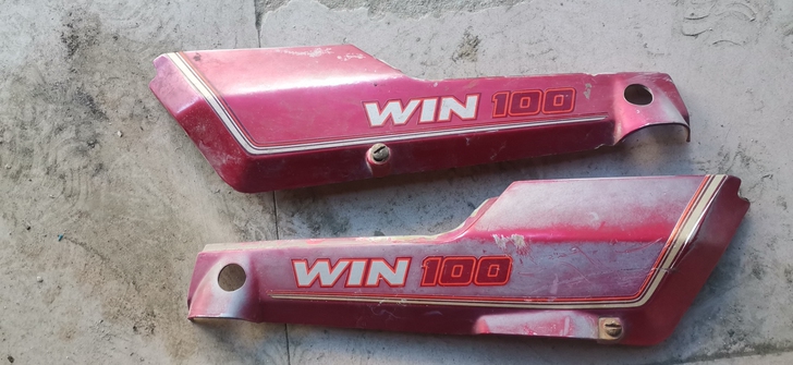 本田100鹰仔摩托车护板一套，成色如图，左...