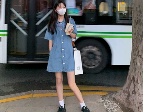 夏季新款港风洋气牛仔连衣裙女超仙复古高腰显...